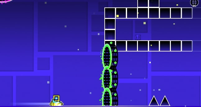 The circular portal is the gateway for switching between Skins in the Dashmetry game at Geodashgame.io